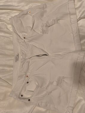 Time and Tru White Denim Shorts - Classic Five-Pocket